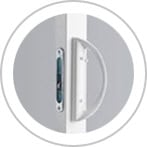 Single-lock handle hardware on a sliding patio door